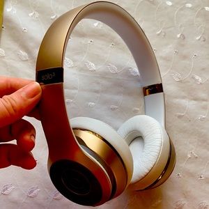 Beats solo3, rose gold